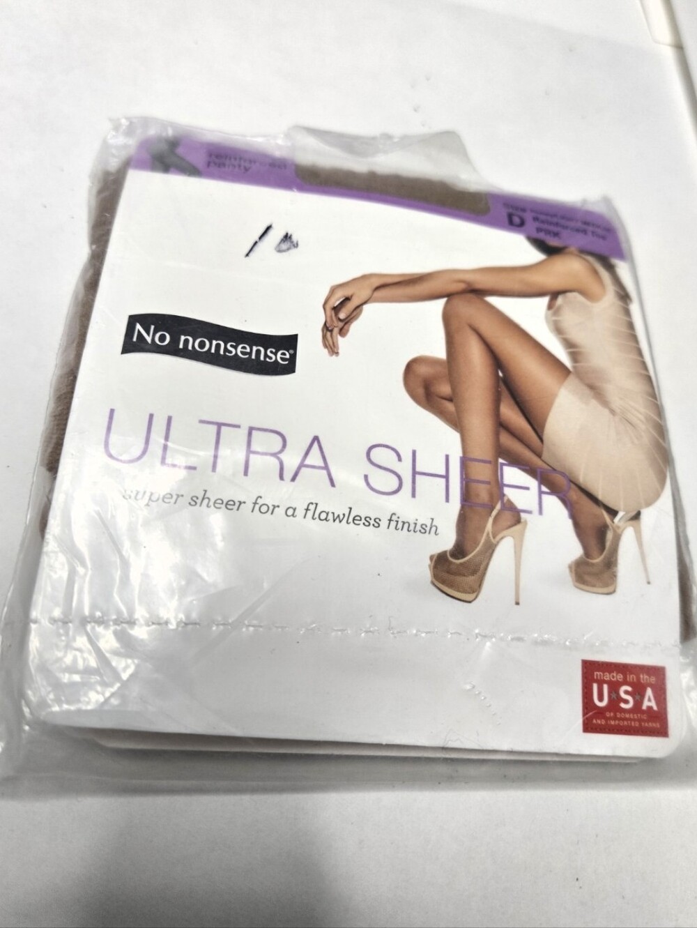 No Nonsense Ultra Sheer Size D Honey/ Light Medium Reinforced Toe Sheer Hosiery